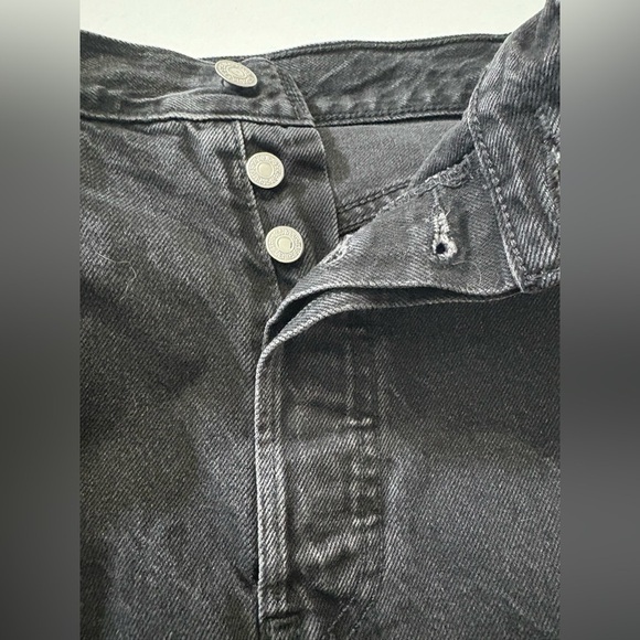 Levi's 501’s Black Frayed Denim Shorts. Classic Denim Staple. Size 32 - Picture 7 of 8